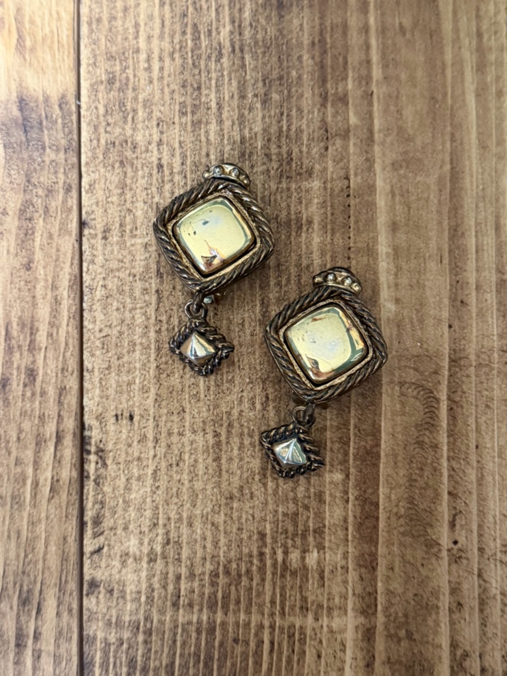 VTG Gold-Tone Square Drop Clip-On Earrings - Classic Women Jewelry